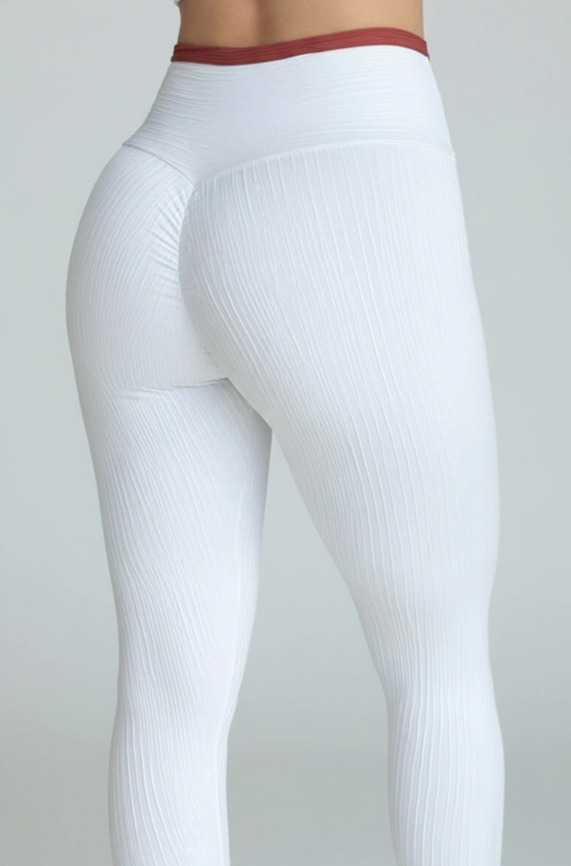 Legging empina bumbum jacquard branca