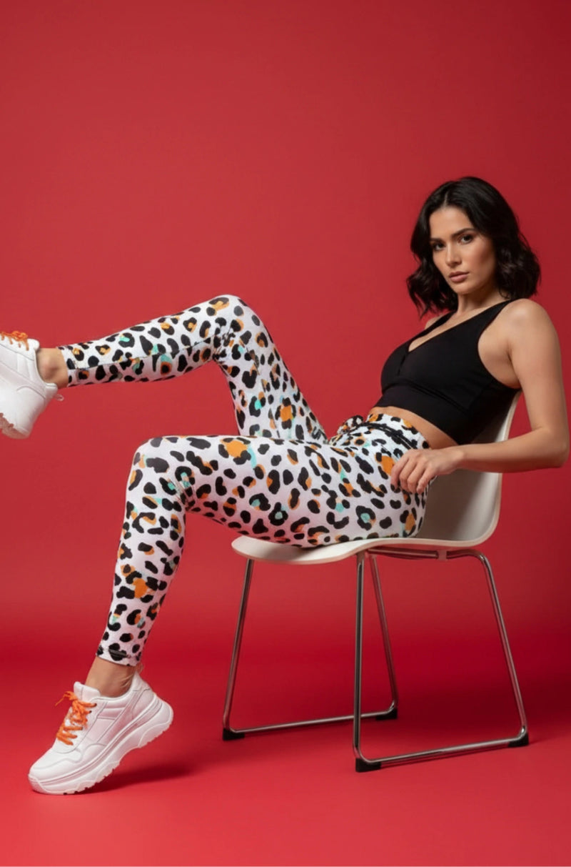 Legging cintura alta empina bumbum animal print