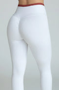 Legging empina bumbum jacquard branca